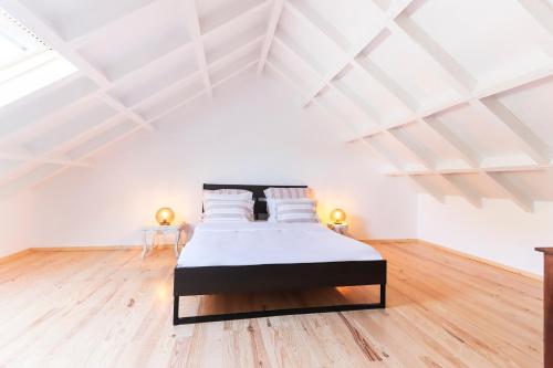 CAPARICA BEACH VILLA