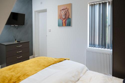 Ένα ή περισσότερα κρεβάτια σε δωμάτιο στο Modern En-Suite Double Room near Cov Uni & Hospital