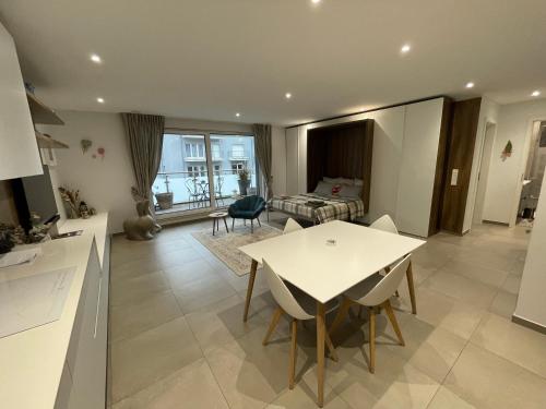 TV a/nebo společenská místnost v ubytování Stay with Andrea&Samantha