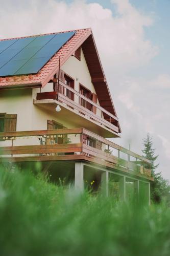 Józefówka - dom z 4 sypialniami, z balią ,dużym tarasem i pięknym widokiem na Wysową