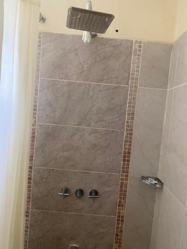 Ένα μπάνιο στο Le rose