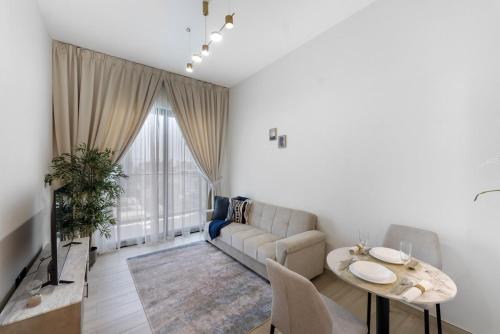 Elegant 1BR Stay in Binghatti Heights JVC