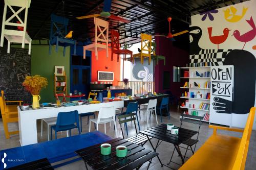 Εστιατόριο ή άλλο μέρος για φαγητό στο Frida Nest By Privy Stays, Alibag