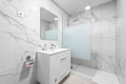 Et badeværelse på Orion's Retreat Garajau, Caniço