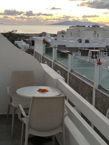 Agapi Villas tesisinde bir balkon veya teras