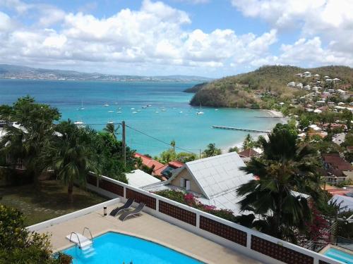 L'Océane, grande piscine, vue mer et baie panoramique - T3