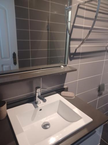 Ένα μπάνιο στο L'Océane, grande piscine, vue mer et baie panoramique - T3