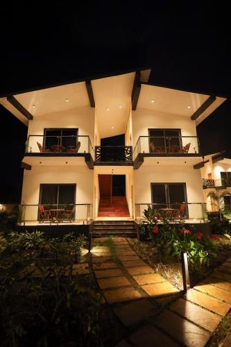 Gallery image of Lotus Luxury Resort in Jāmb