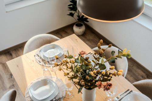 Φωτογραφία από το άλμπουμ του Küsten Suite Haus Grachtenwinkel direkte Wasserlage, 2 Terrassen, 106qm, Neubaugebiet σε Greetsiel