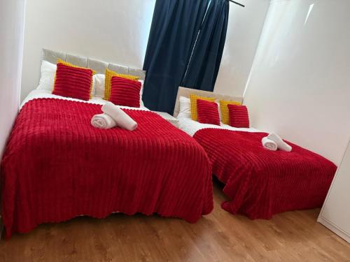 Кровать или кровати в номере 5 Brunswick - room 04