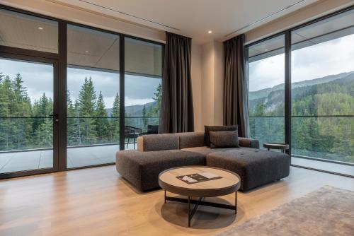 Hotel Pestera Wellness & Spa — Mountain view