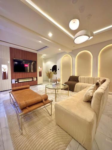The Champagne Suite