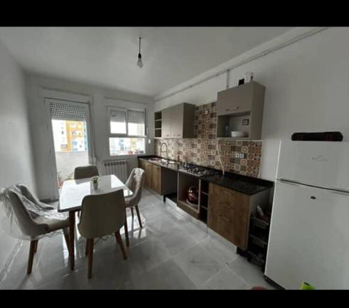 Η κουζίνα ή μικρή κουζίνα στο Bel appartement
