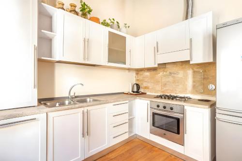 Art & Soul Florence Apartment with AC- UNESCO Downtown - 3 bedrooms