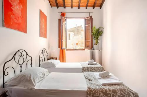Art & Soul Florence Apartment with AC- UNESCO Downtown - 3 bedrooms