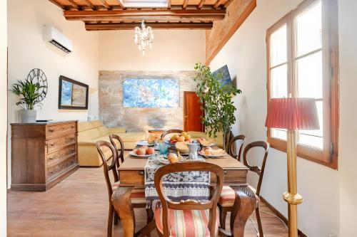 Art & Soul Florence Apartment with AC- UNESCO Downtown - 3 bedrooms