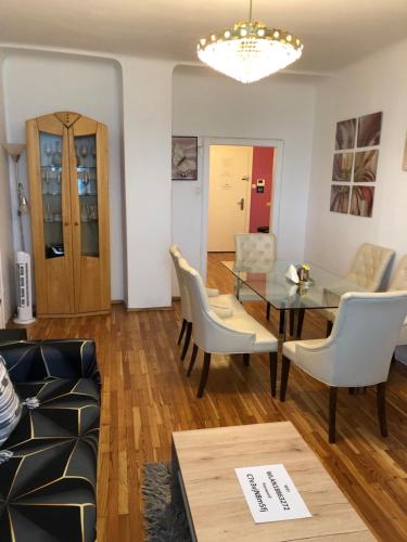 Apartment Domino