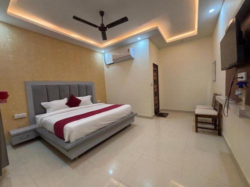 Fotografie z fotogalerie ubytování Hotel Rising Banquet & Restaurant v destinaci Faizābād