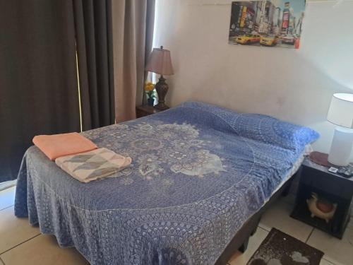 Ένα ή περισσότερα κρεβάτια σε δωμάτιο στο Departamento Elif