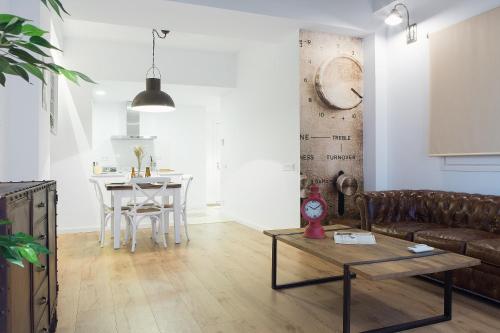Bright Industrial Loft Barcelona Center photo 5