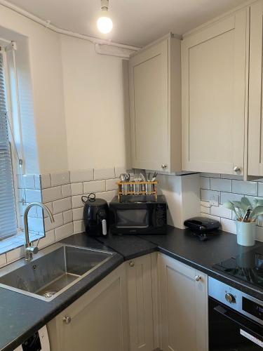 LUXURY 3 BED FLAT for 8 people close to Chelsea Stadium 5 min from the main station photo 19