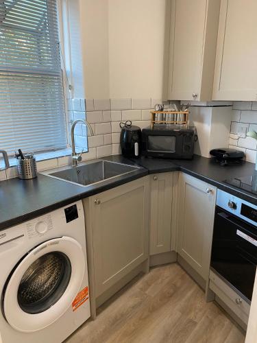LUXURY 3 BED FLAT for 8 people close to Chelsea Stadium 5 min from the main station photo 20