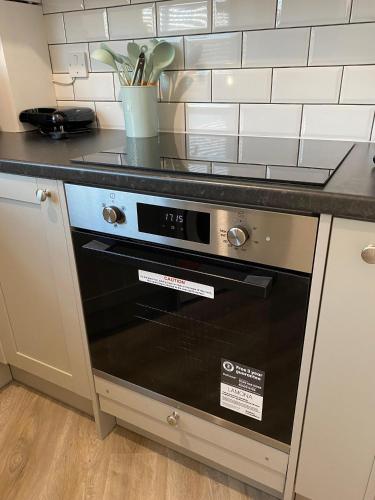 LUXURY 3 BED FLAT for 8 people close to Chelsea Stadium 5 min from the main station photo 4