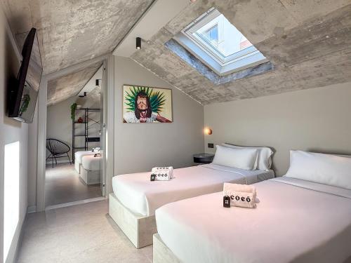 Coeo Hernan Ruiz Rooftop Pool Hostel photo 77