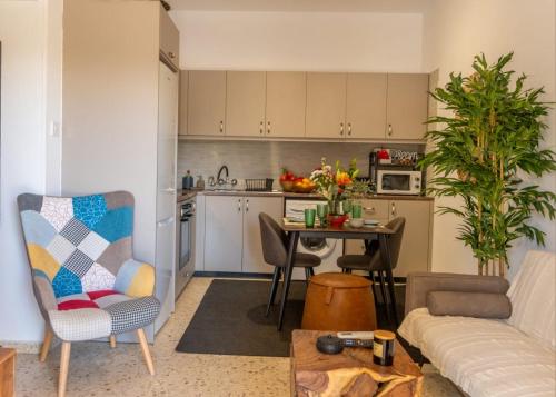 Η κουζίνα ή μικρή κουζίνα στο Nomad's Nook - Mediterranean Boho Escape