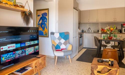 Η κουζίνα ή μικρή κουζίνα στο Nomad's Nook - Mediterranean Boho Escape