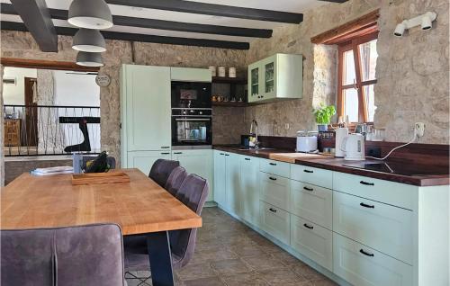 Stunning Home In Labin