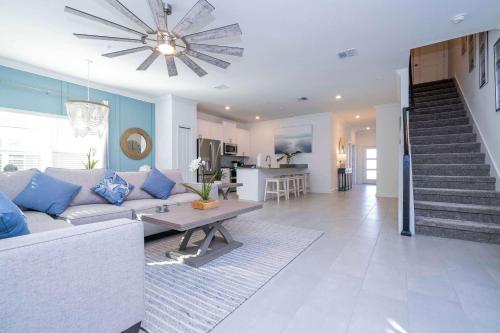 NEW to Market 5 Bed - Storey Lake Retreat photo 10