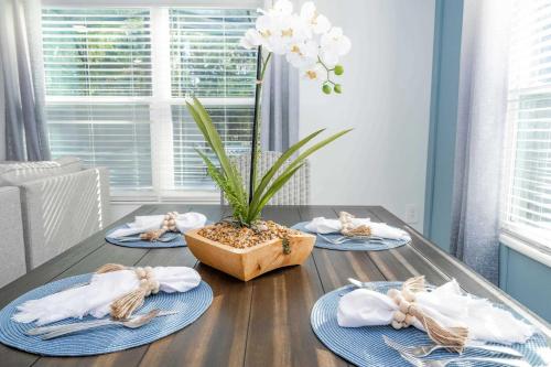 NEW to Market 5 Bed - Storey Lake Retreat photo 18