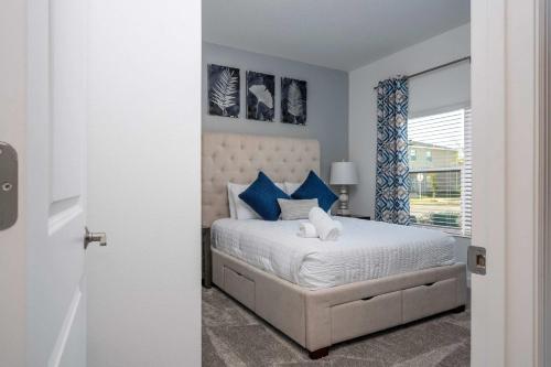 NEW to Market 5 Bed - Storey Lake Retreat photo 30