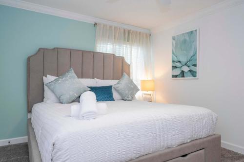 NEW to Market 5 Bed - Storey Lake Retreat photo 36
