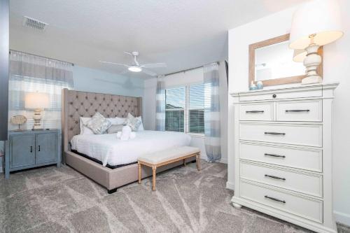 NEW to Market 5 Bed - Storey Lake Retreat photo 46
