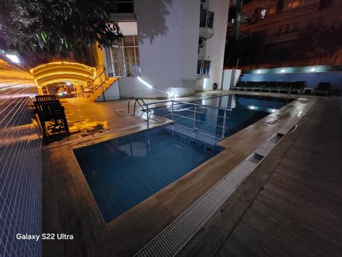 Bazén v ubytování Cleopatra City Hotel Alanya nebo v jeho okolí