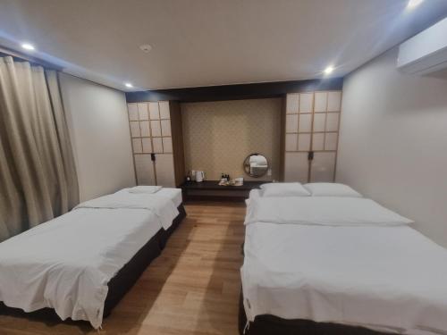 Galería fotográfica de DongBaek Hotel Okpo en Geoje 