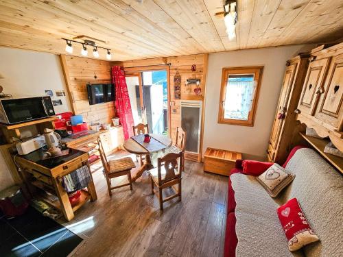 Grand studio lumineux avec WiFi, parking gratuit, proche des pistes
