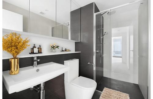 Ένα μπάνιο στο Queens Wharf hosted by AAB