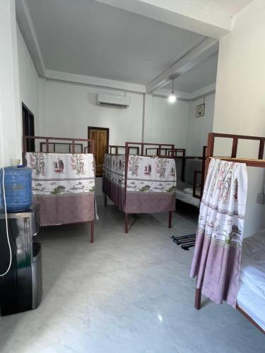 Katil atau katil-katil dalam bilik di Mountain View dormitory