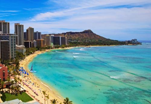 a view of the beach in cape town at Bposhtels Waikiki Retreat in Honolulu