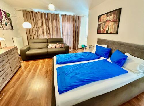 Postel nebo postele na pokoji v ubytování Unique main square apartment