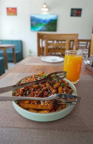 Jídlo v hotelu nebo okolí