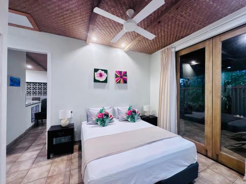 Tipani Villa Sovereign Palms CI