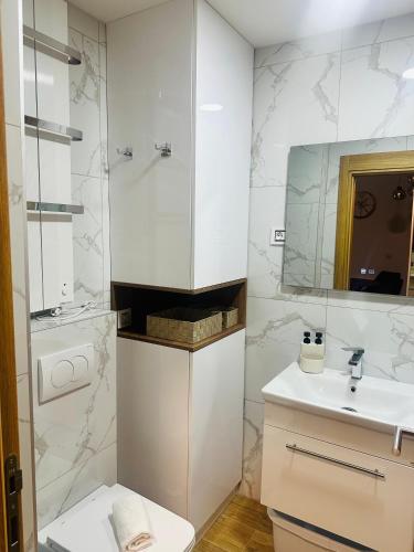 Ένα μπάνιο στο JiV luxury apartment i spa