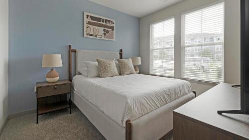 Ένα ή περισσότερα κρεβάτια σε δωμάτιο στο Landing Apartments Murfreesboro near Fairfield Estates