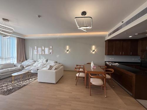 Three bedrooms apartment aeon towers