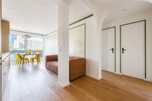 Khu vực ghế ngồi tại Grand 5 Chambres Paris La Defense