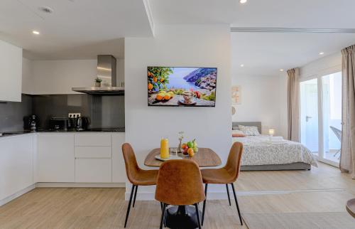 Alcazaba Lagoon Apt with Crystal Lagoon Access